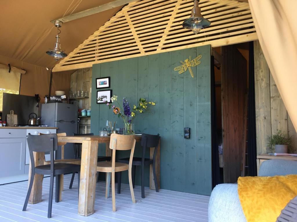 Glamping Aan De Plas Vinkeveen Exterior photo